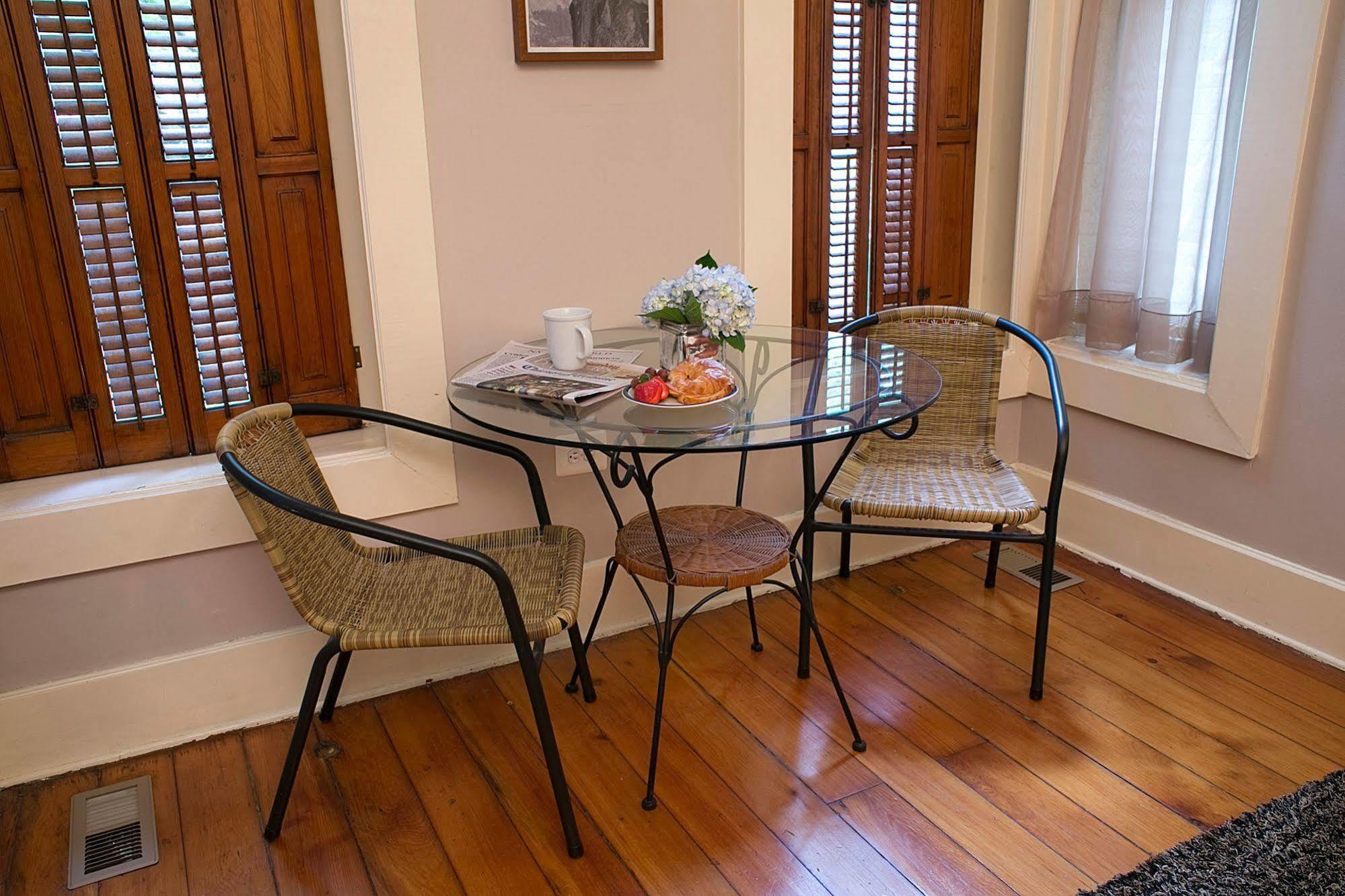 Wicker Park Inn Чикаго Екстер'єр фото
